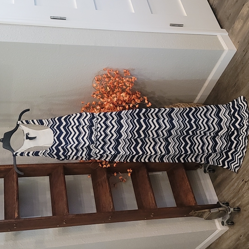 Sleeveless blue and white maxi dress